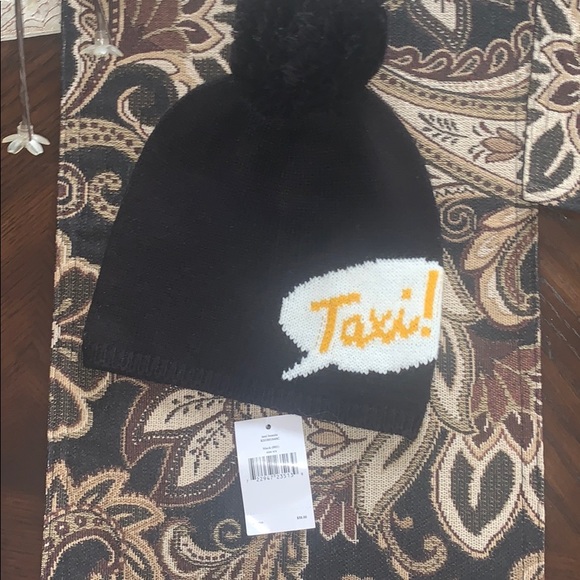 Kate Spade winter hat. Retail $58 NWT - Picture 2 of 5
